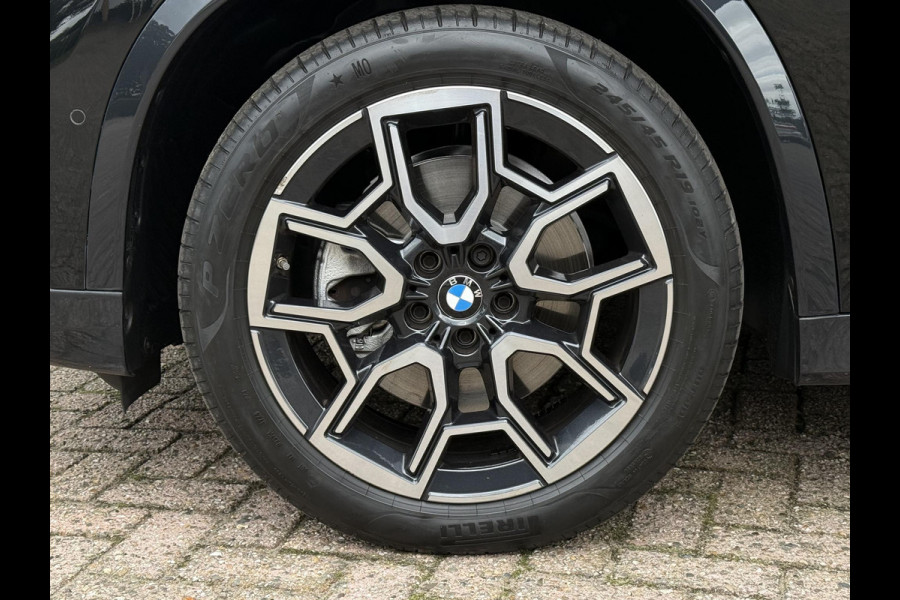 BMW X1 xDrive23i X LINE | PANORAMA | ELEKTRISCHE STOELEN | SPORTSTOELEN | LEDER | HARMAN KARDON | NEDERLANDE AUTO |