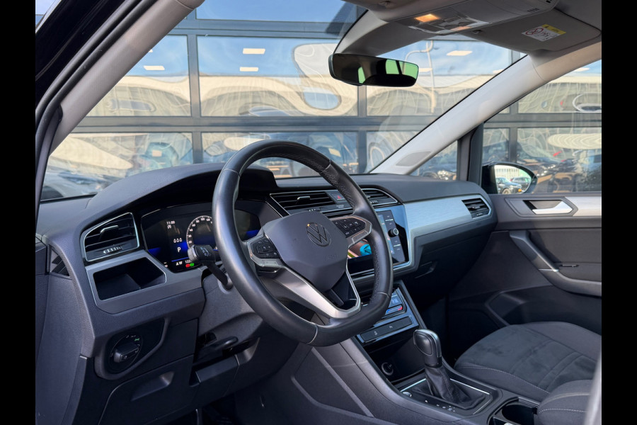Volkswagen Touran 1.5 TSI 150PK DSG Comfortline | Navi | Massage | Trekhaak | BTW