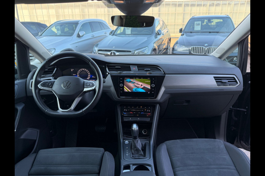 Volkswagen Touran 1.5 TSI 150PK DSG Comfortline | Navi | Massage | Trekhaak | BTW