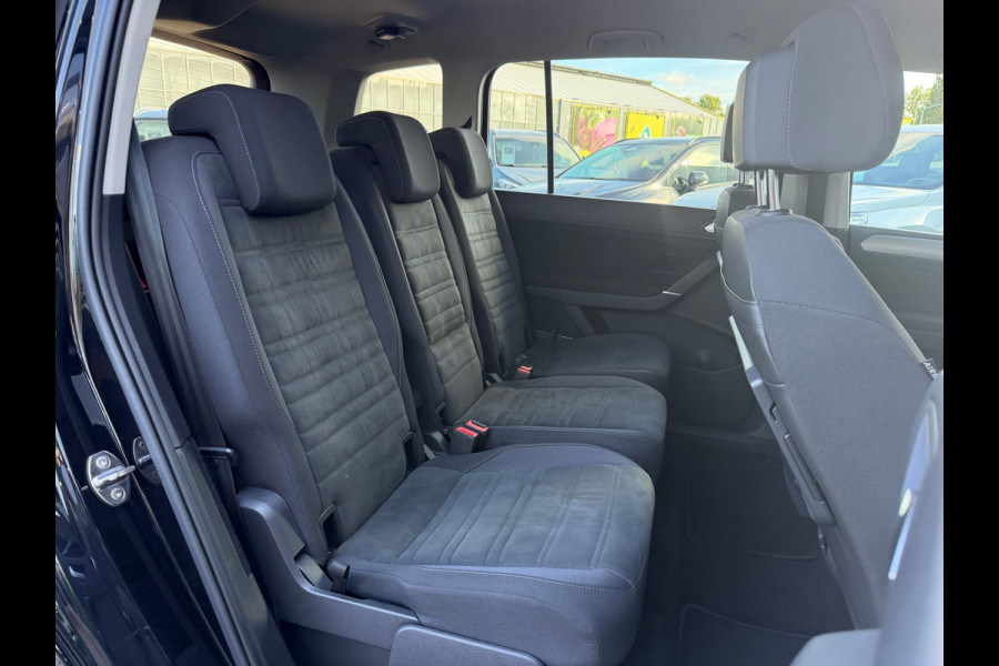Volkswagen Touran 1.5 TSI 150PK DSG Comfortline | Navi | Massage | Trekhaak | BTW