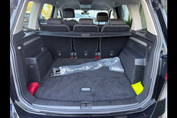 Volkswagen Touran 1.5 TSI 150PK DSG Comfortline | Navi | Massage | Trekhaak | BTW