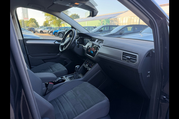 Volkswagen Touran 1.5 TSI 150PK DSG Comfortline | Navi | Massage | Trekhaak | BTW