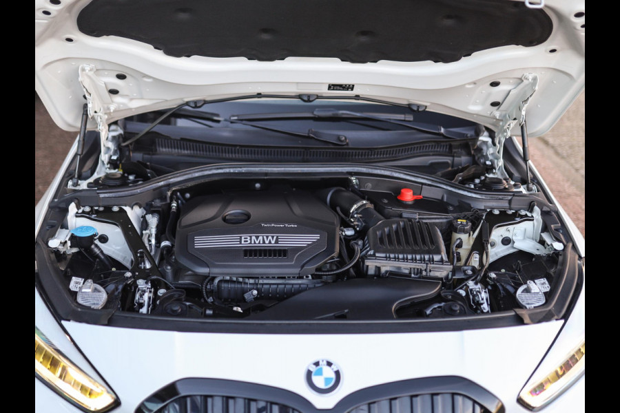 BMW 1-serie 118i High Executive | M-Sport | PDC | LED | Cruise Control