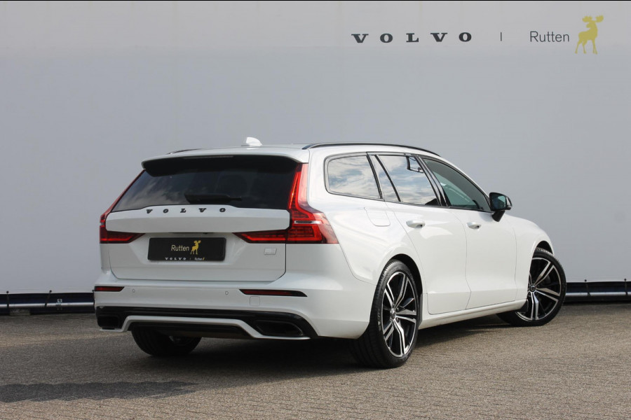 Volvo V60 T6 340pk automaat Recharge AWD R-Design Panoramich schuif kanteldak / Semi elektrisch wegklapbare trekhaak / Adaptieve cruise control