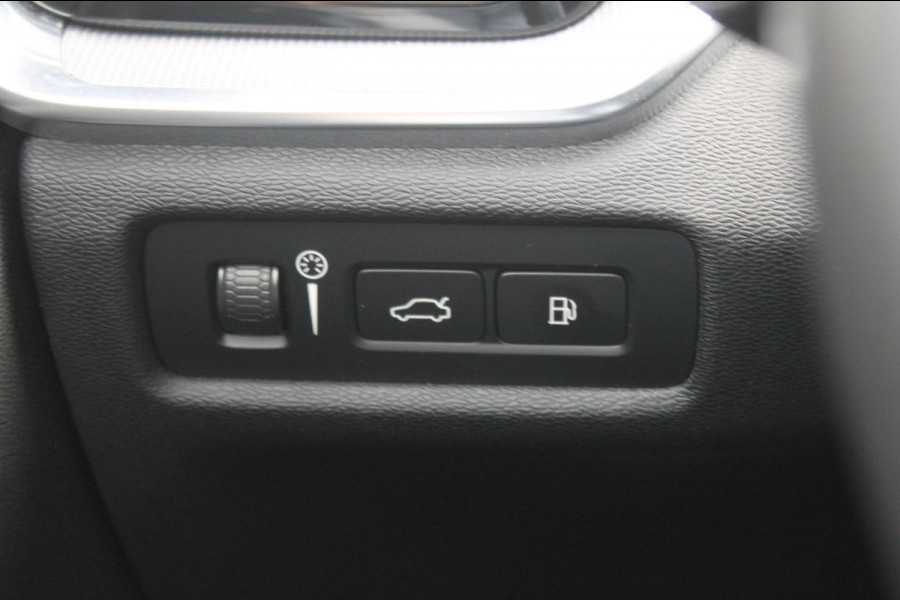 Volvo V60 T6 340pk automaat Recharge AWD R-Design Panoramich schuif kanteldak / Semi elektrisch wegklapbare trekhaak / Adaptieve cruise control