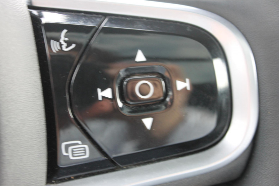 Volvo V60 T6 340pk automaat Recharge AWD R-Design Panoramich schuif kanteldak / Semi elektrisch wegklapbare trekhaak / Adaptieve cruise control