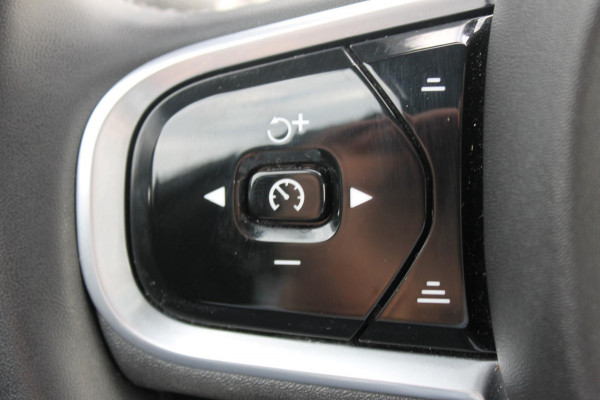 Volvo V60 T6 340pk automaat Recharge AWD R-Design Panoramich schuif kanteldak / Semi elektrisch wegklapbare trekhaak / Adaptieve cruise control