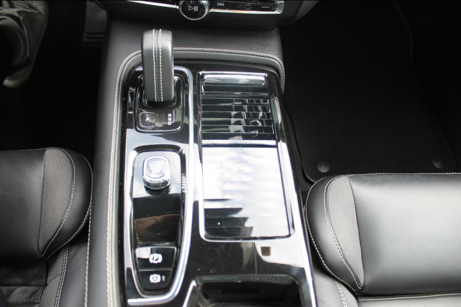 Volvo V60 T6 340pk automaat Recharge AWD R-Design Panoramich schuif kanteldak / Semi elektrisch wegklapbare trekhaak / Adaptieve cruise control