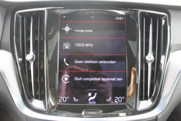 Volvo V60 T6 340pk automaat Recharge AWD R-Design Panoramich schuif kanteldak / Semi elektrisch wegklapbare trekhaak / Adaptieve cruise control