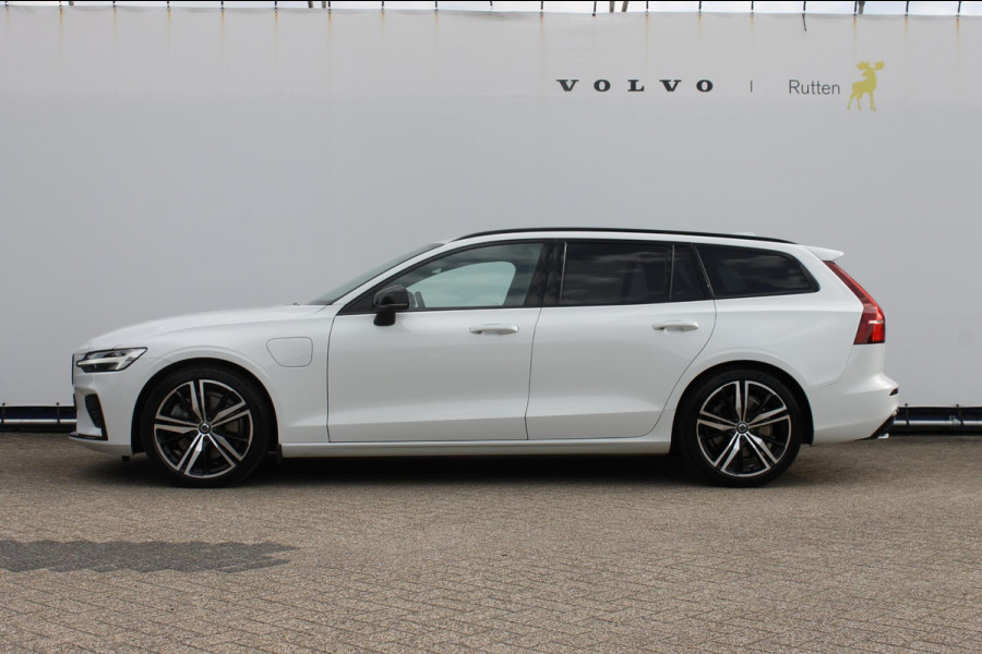 Volvo V60 T6 340pk automaat Recharge AWD R-Design Panoramich schuif kanteldak / Semi elektrisch wegklapbare trekhaak / Adaptieve cruise control