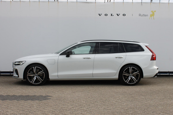 Volvo V60 T6 340pk automaat Recharge AWD R-Design Panoramich schuif kanteldak / Semi elektrisch wegklapbare trekhaak / Adaptieve cruise control