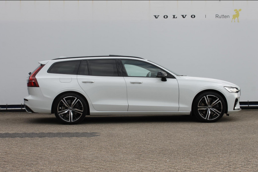 Volvo V60 T6 340pk automaat Recharge AWD R-Design Panoramich schuif kanteldak / Semi elektrisch wegklapbare trekhaak / Adaptieve cruise control