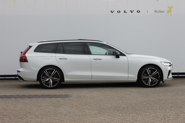 Volvo V60 T6 340pk automaat Recharge AWD R-Design Panoramich schuif kanteldak / Semi elektrisch wegklapbare trekhaak / Adaptieve cruise control