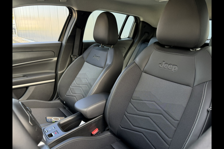 Jeep Avenger 1.2 Altitude | Winterpack | Camera | Apple/Android CarPlay | JBL audio | Electrische kofferklep