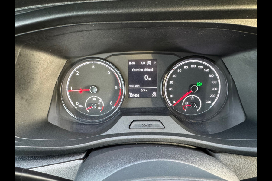 Volkswagen Transporter * Automaat L1H1 * Parkeercamera * Navigatiesysteem * Cruise Control * LM Velgen *