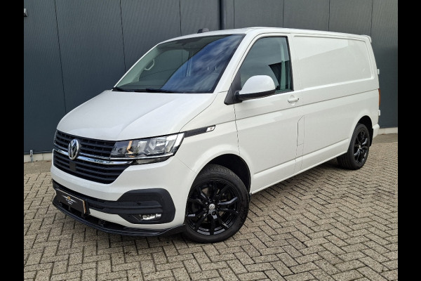 Volkswagen Transporter * Automaat L1H1 * Parkeercamera * Navigatiesysteem * Cruise Control * LM Velgen *