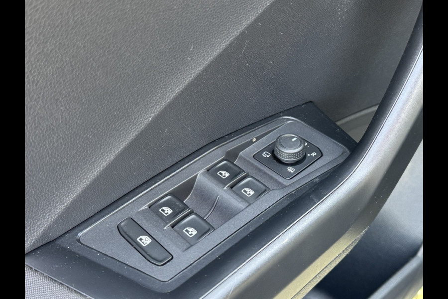 Volkswagen T-Roc 1.5 TSI 150PK DSG BUSINESS CARPLAY/NAVI/PDC