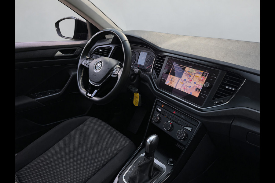 Volkswagen T-Roc 1.5 TSI 150PK DSG BUSINESS CARPLAY/NAVI/PDC