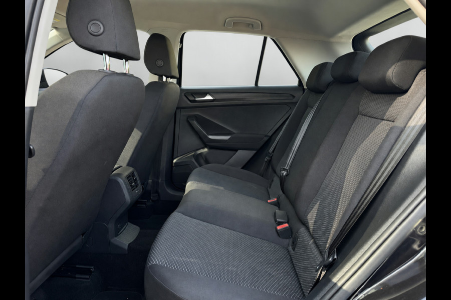 Volkswagen T-Roc 1.5 TSI 150PK DSG BUSINESS CARPLAY/NAVI/PDC