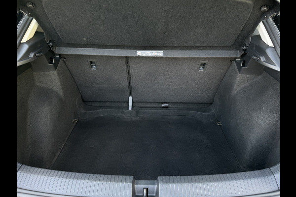 Volkswagen T-Roc 1.5 TSI 150PK DSG BUSINESS CARPLAY/NAVI/PDC