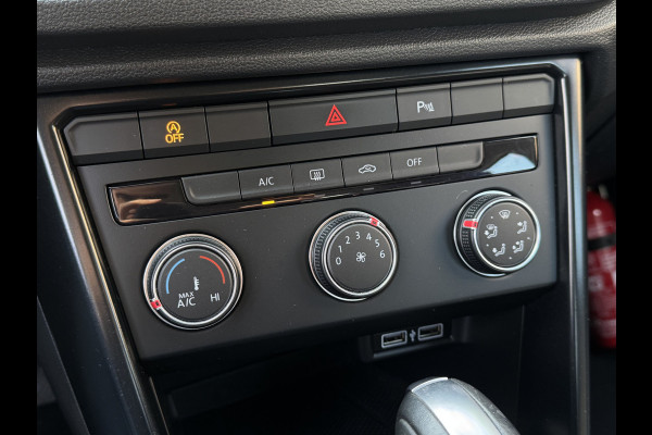 Volkswagen T-Roc 1.5 TSI 150PK DSG BUSINESS CARPLAY/NAVI/PDC