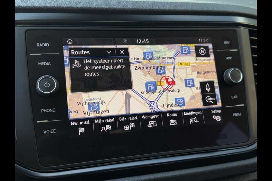 Volkswagen T-Roc 1.5 TSI 150PK DSG BUSINESS CARPLAY/NAVI/PDC