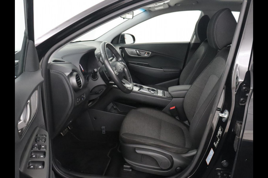 Hyundai Kona EV Comfort 64 kWh SOH 94% | Climate Control | Camera | Cruise Control | DAB+ | Lichtmetalen Velgen