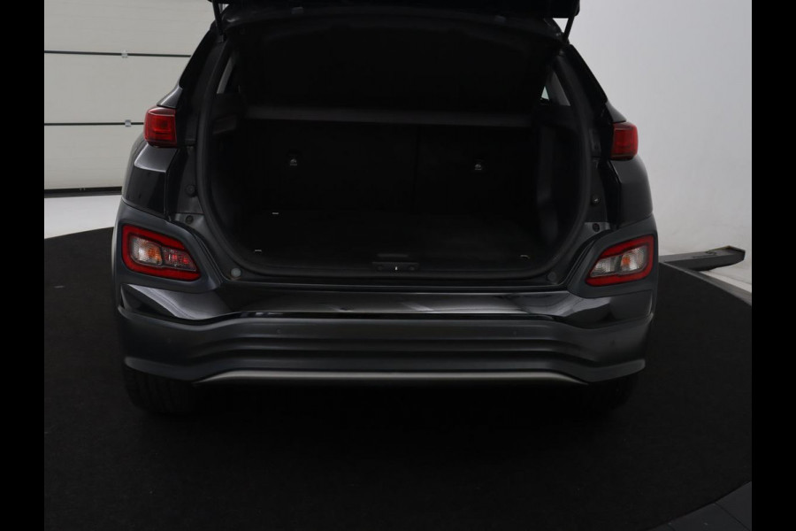 Hyundai Kona EV Comfort 64 kWh SOH 94% | Climate Control | Camera | Cruise Control | DAB+ | Lichtmetalen Velgen