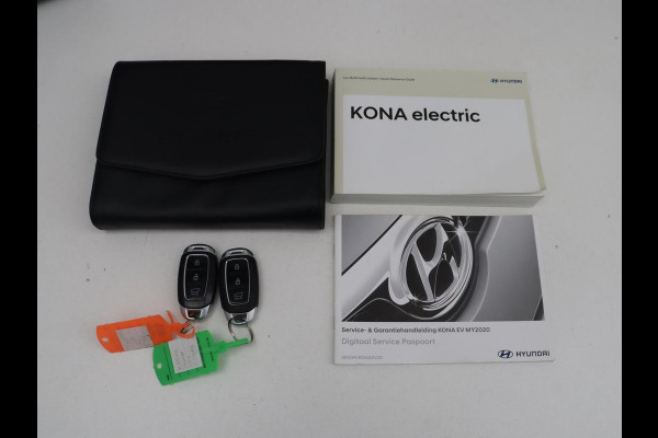 Hyundai Kona EV Comfort 64 kWh SOH 94% | Climate Control | Camera | Cruise Control | DAB+ | Lichtmetalen Velgen