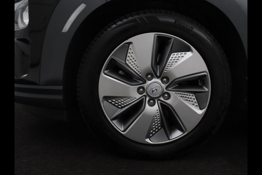 Hyundai Kona EV Comfort 64 kWh SOH 94% | Climate Control | Camera | Cruise Control | DAB+ | Lichtmetalen Velgen