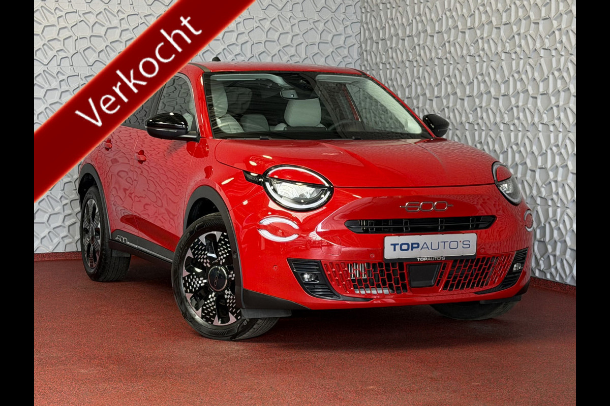 Fiat 600 1.2 HYBRID LA PRIMA CAMERA CARPLAY ADAP.CRUISE STOELVERW. ELEK.KLEP LEER MASSAGE ELEK.STOEL 18''LMV ✅ Top Auto Fiat Wijchen , 30 Jaar ervaring in Fiat , Wij leveren de : Icon / La Prima / Pop / Sport . Urban / Benzine / Hybrid . Met Fabrieksgarantie ✅
