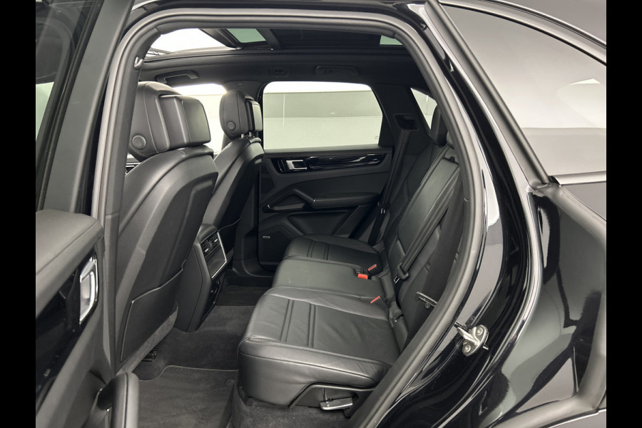 Porsche Cayenne 3.0 Sport Chrono/Pano-dak/Trekhaak/Luchtvering/PDLS-LED