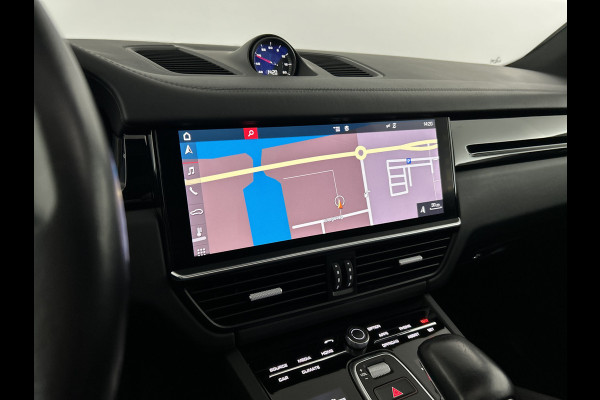 Porsche Cayenne 3.0 Sport Chrono/Pano-dak/Trekhaak/Luchtvering/PDLS-LED