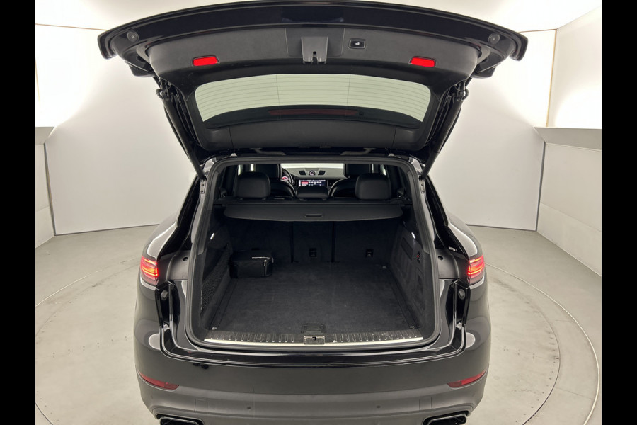Porsche Cayenne 3.0 Sport Chrono/Pano-dak/Trekhaak/Luchtvering/PDLS-LED