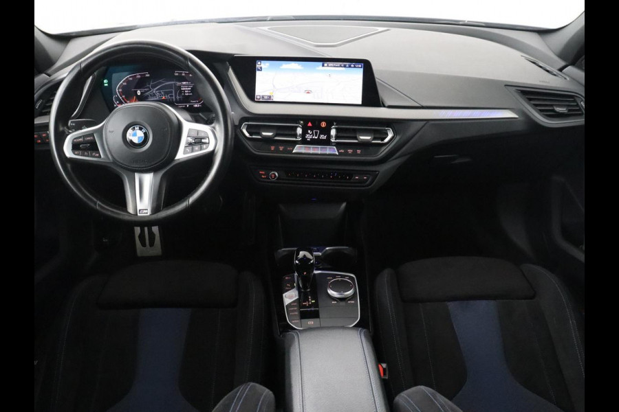 BMW 1-serie 120i Business Edition Plus | M-Pakket | Navigatie | LED | Navigatie | Pano.Dak |
