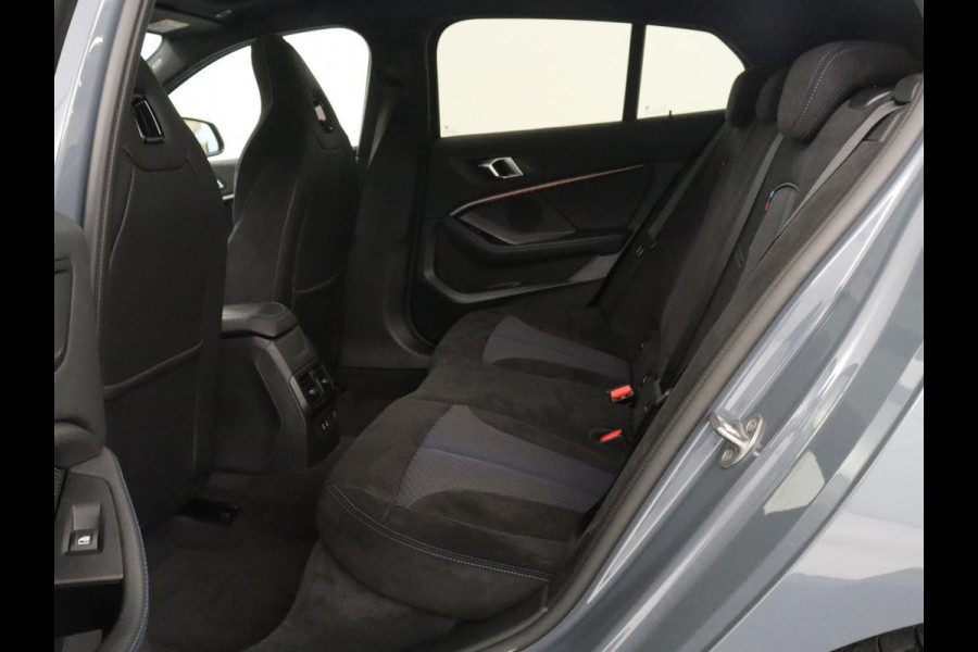 BMW 1-serie 120i Business Edition Plus | M-Pakket | Navigatie | LED | Navigatie | Pano.Dak |
