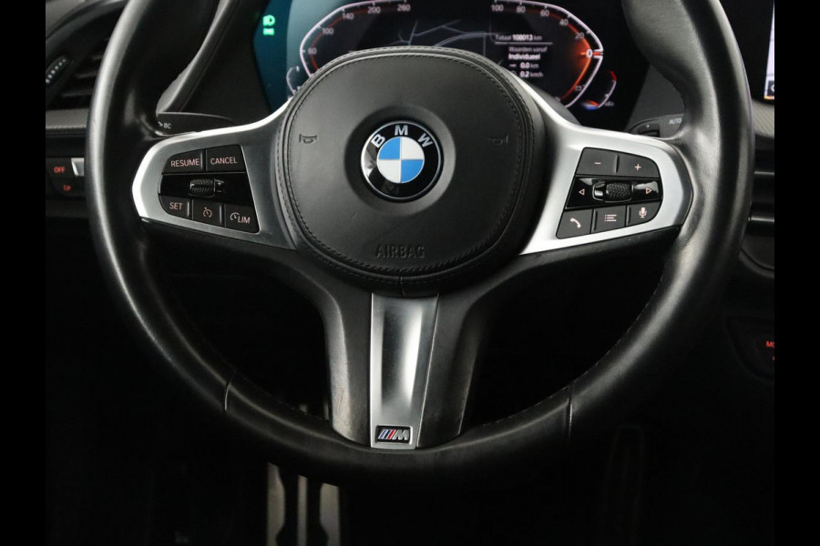 BMW 1-serie 120i Business Edition Plus | M-Pakket | Navigatie | LED | Navigatie | Pano.Dak |