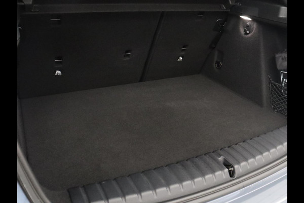 BMW 1-serie 120i Business Edition Plus | M-Pakket | Navigatie | LED | Navigatie | Pano.Dak |
