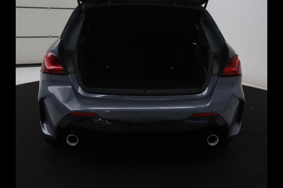 BMW 1-serie 120i Business Edition Plus | M-Pakket | Navigatie | LED | Navigatie | Pano.Dak |