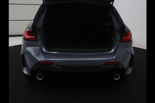 BMW 1-serie 120i Business Edition Plus | M-Pakket | Navigatie | LED | Navigatie | Pano.Dak |