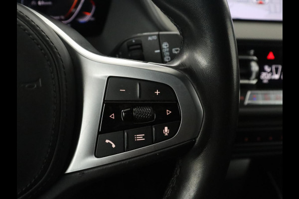 BMW 1-serie 120i Business Edition Plus | M-Pakket | Navigatie | LED | Navigatie | Pano.Dak |