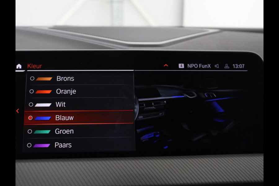 BMW 1-serie 120i Business Edition Plus | M-Pakket | Navigatie | LED | Navigatie | Pano.Dak |