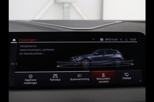 BMW 1-serie 120i Business Edition Plus | M-Pakket | Navigatie | LED | Navigatie | Pano.Dak |