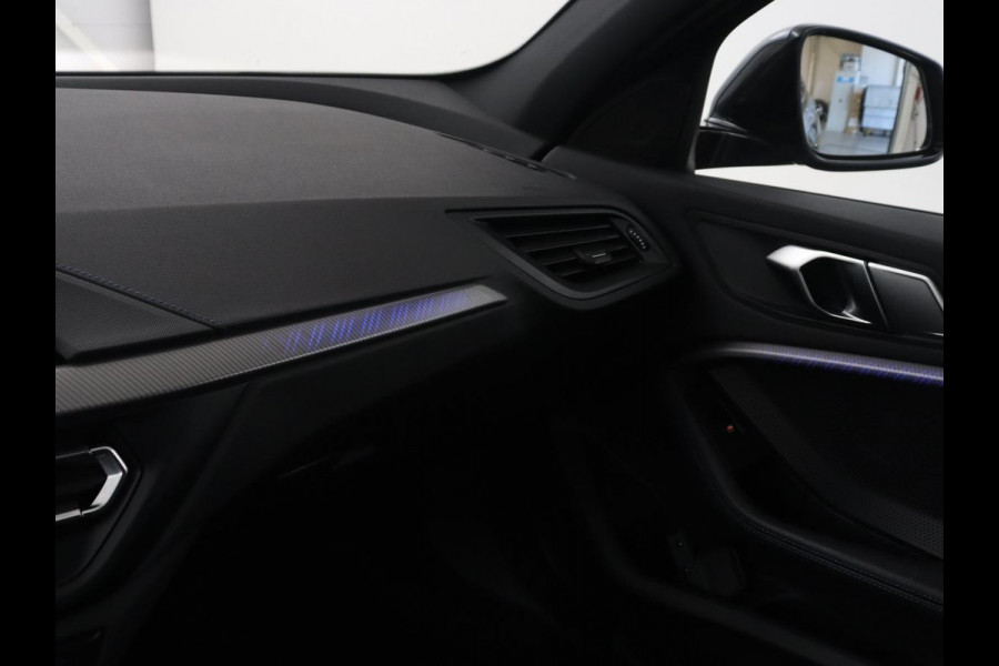 BMW 1-serie 120i Business Edition Plus | M-Pakket | Navigatie | LED | Navigatie | Pano.Dak |