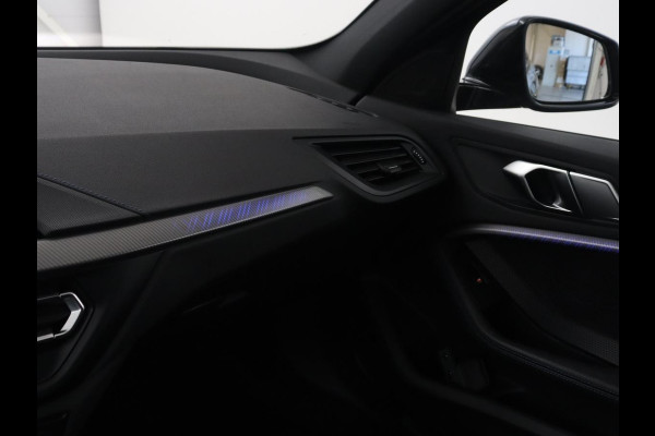BMW 1-serie 120i Business Edition Plus | M-Pakket | Navigatie | LED | Navigatie | Pano.Dak |