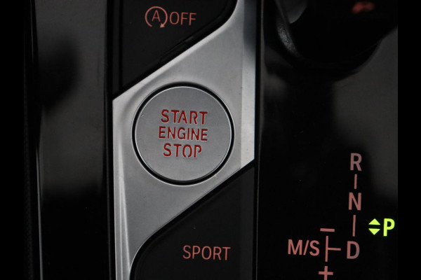 BMW 1-serie 120i Business Edition Plus | M-Pakket | Navigatie | LED | Navigatie | Pano.Dak |