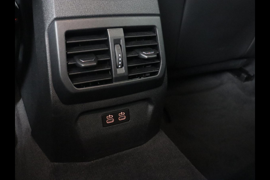 BMW 1-serie 120i Business Edition Plus | M-Pakket | Navigatie | LED | Navigatie | Pano.Dak |
