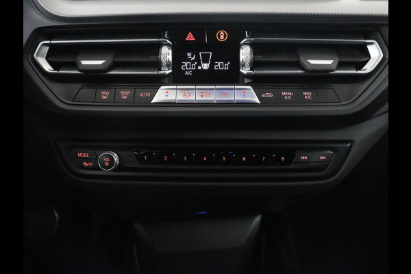BMW 1-serie 120i Business Edition Plus | M-Pakket | Navigatie | LED | Navigatie | Pano.Dak |