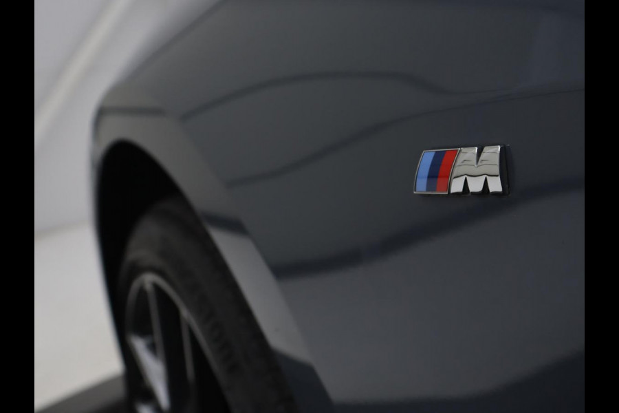 BMW 1-serie 120i Business Edition Plus | M-Pakket | Navigatie | LED | Navigatie | Pano.Dak |