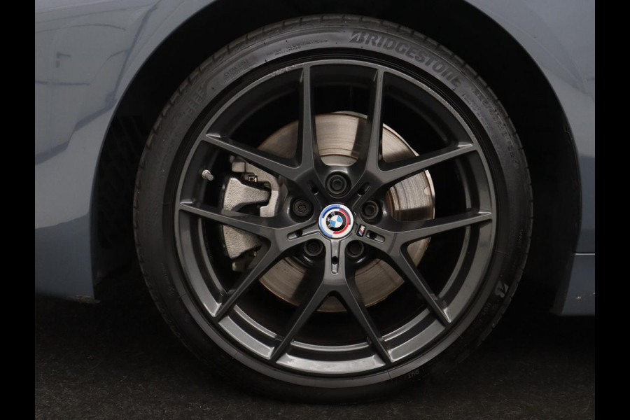 BMW 1-serie 120i Business Edition Plus | M-Pakket | Navigatie | LED | Navigatie | Pano.Dak |